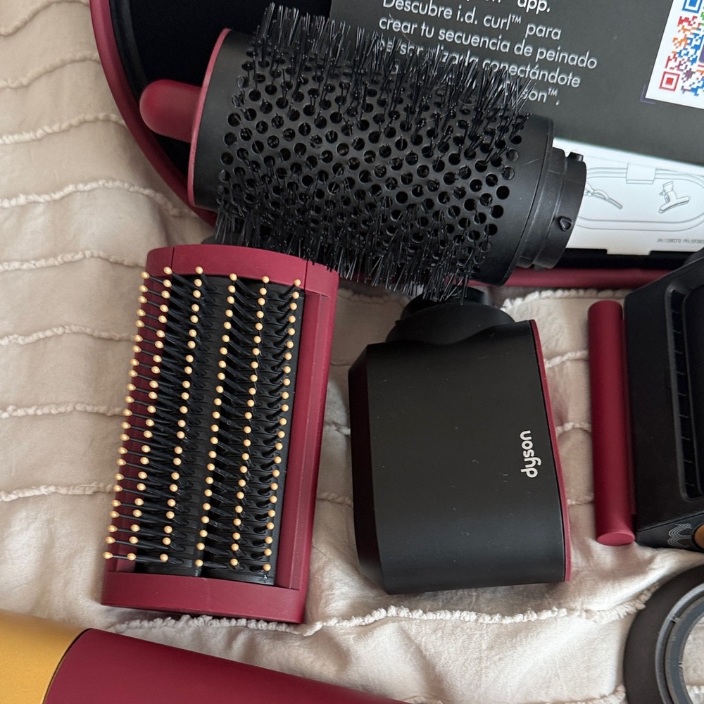 Dyson Airwrap Styler in Berry and Gold - Picture 3 of 5